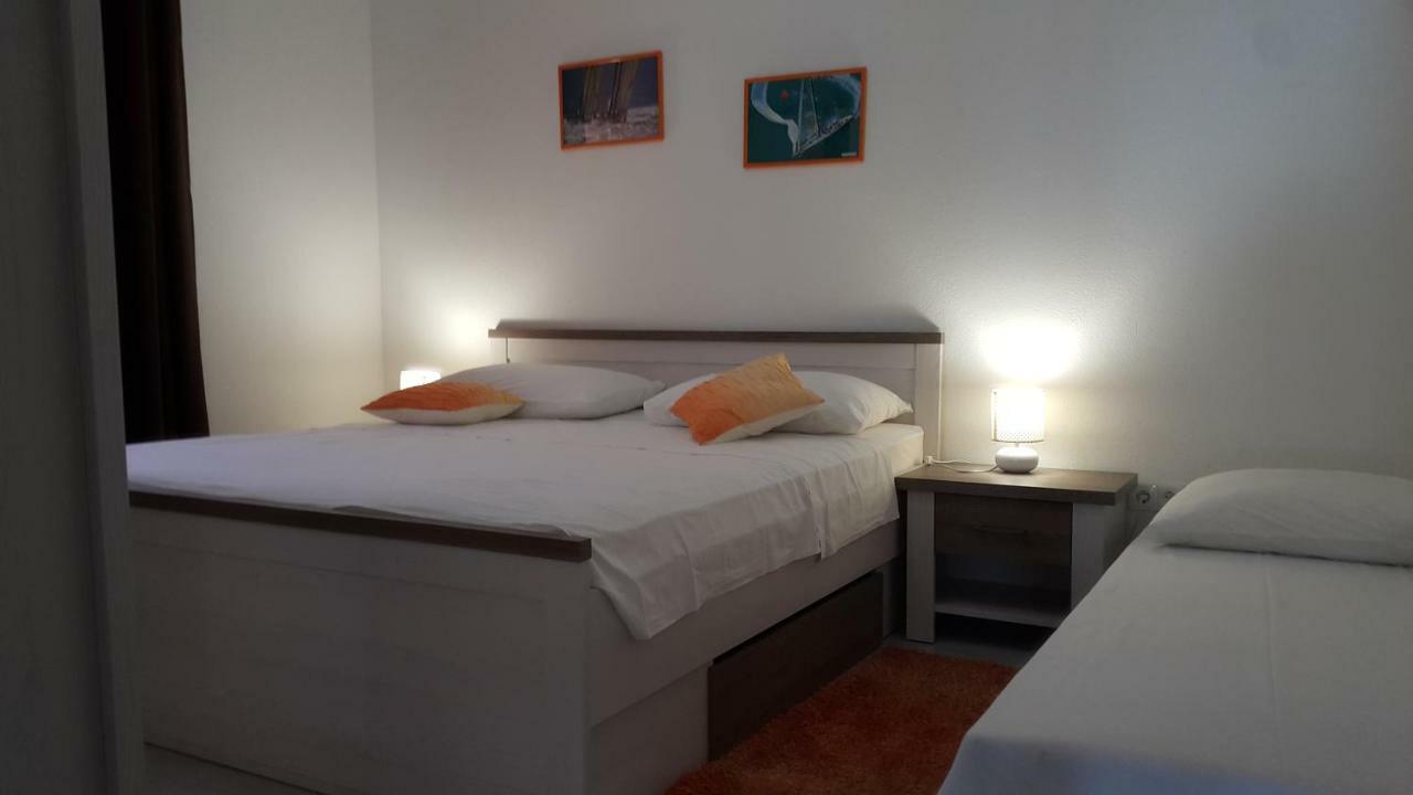 Apartments Anaivana Trogir Exterior photo