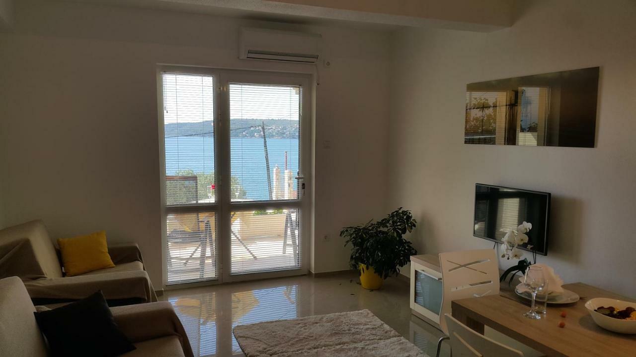 Apartments Anaivana Trogir Exterior photo